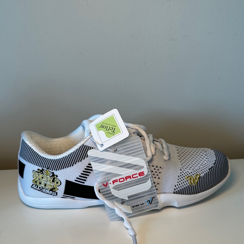 Varsity V-Force White and Black Kids Sneakers